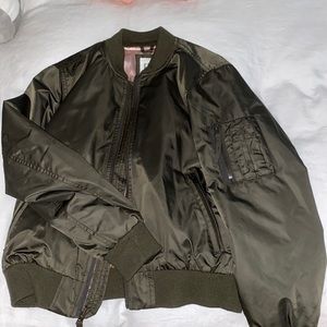 ARMY GREEN WOMENS BOMBER/RAIN JACKET